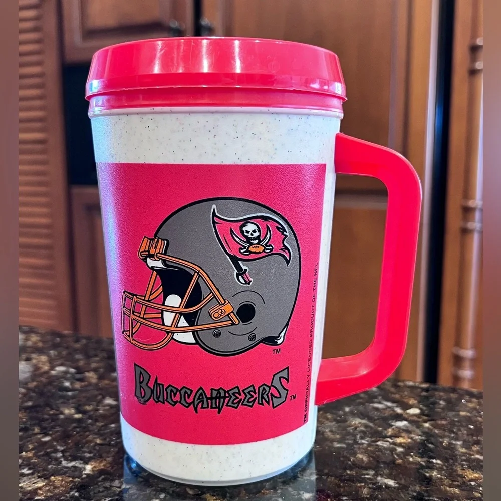 Vintage Aladdin NFL Tampa Bay Buccaneers 7-Eleven Plastic Travel Mug Cup